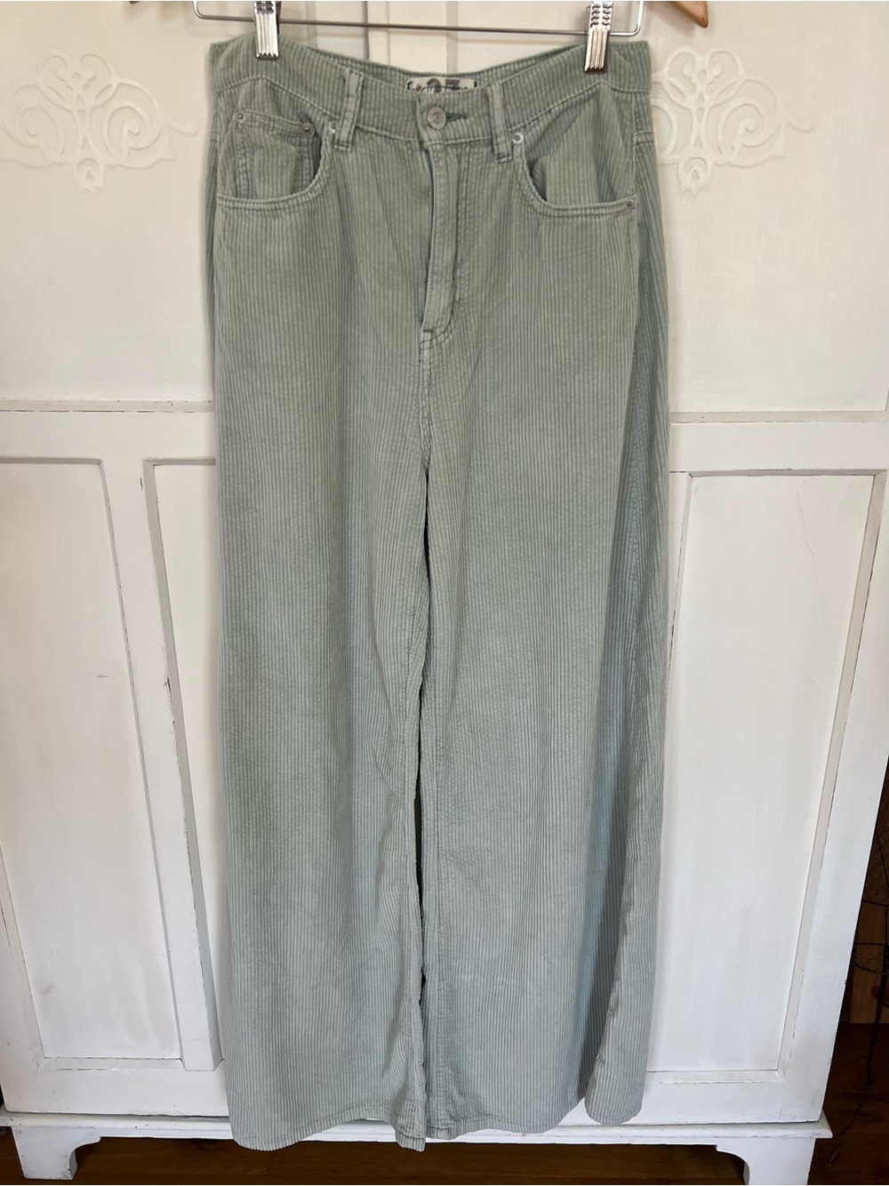 Free People Women High Rise Green Corduroy Straight Leg Pants 5 Pockets Size 27